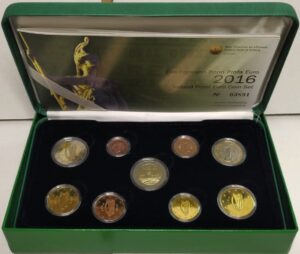 2016 Irlanda Serie Divisionale Fondo Specchio 9 valori con 2 € comm. Rivolta